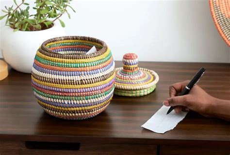 Expedition subsahara - Oct 14, 2022 · Expedition Subsahara provides hampers, woven baskets, and placemats ranging from $29 for small items to $200 for large, hamper-sized …